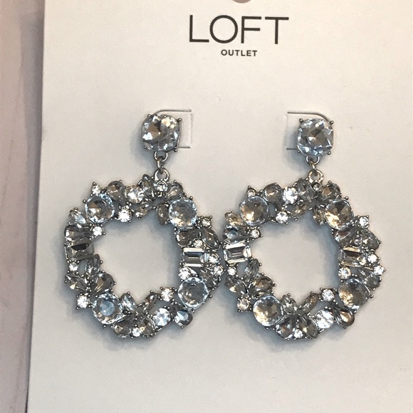 LOFT Jewelry - Gorgeous, Loft Bauble circle earrings❤️